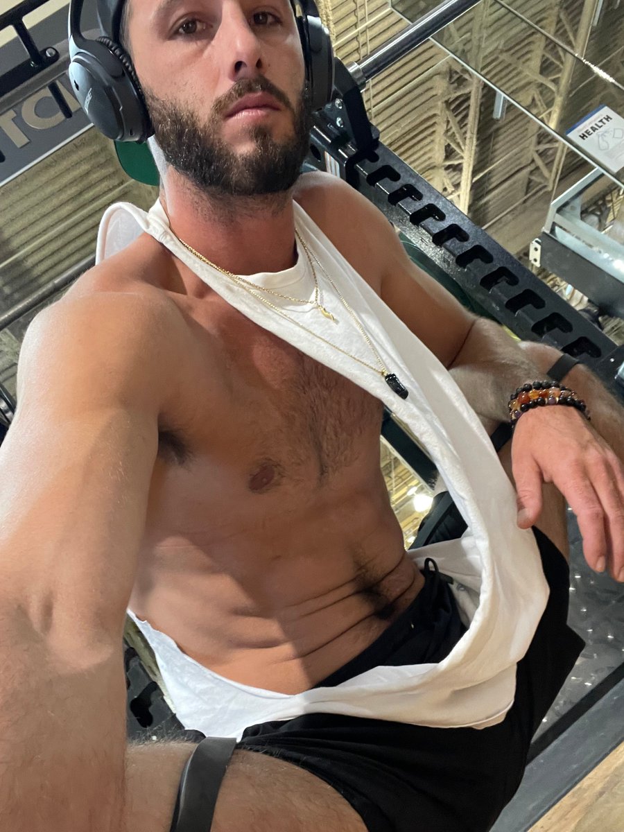 LucasxFrost's tweet photo. No days off! https://t.co/HOhKG8Dtui