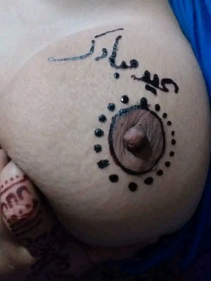 كل سنة وانتوا طيبين يا اولادى 🥰🔥
كل سنة وانتوا طيبين يا خرفانى🐑🐑🐑
كل سنة وانا مكبرة قرووون اجوازى 🤭
كل سنة وانا معرصة اولادى ومكبرة قروونهم🫦
كل سنة وانا لبووة مفترية موحوحة الرجالة ولاعبة فى عداداتهم💋

ريتوووويتك عيدية ليا💫🤭