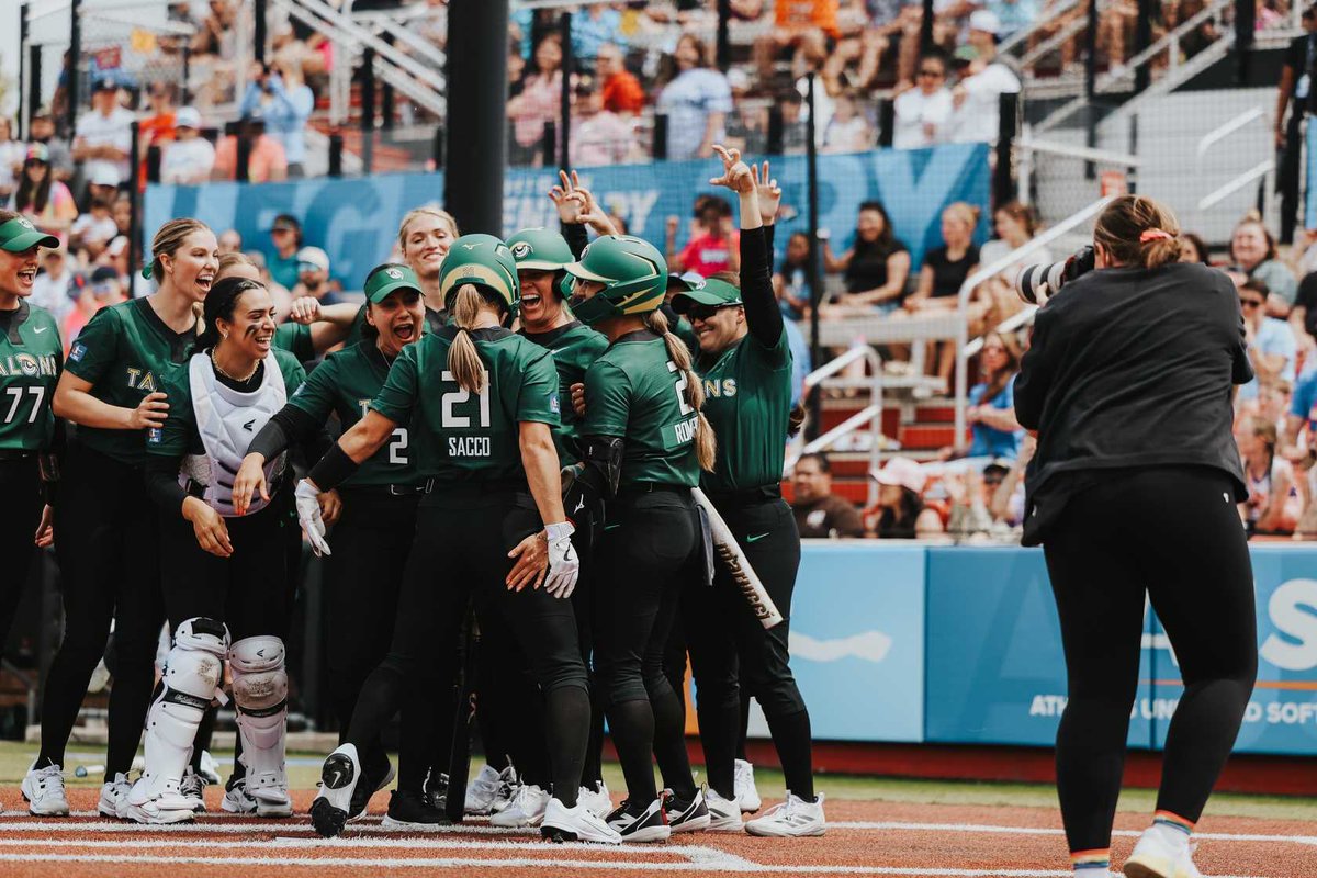 History made.

ICYMI <a href="/SierraSacco_/">Sierra Sacco Ferrie</a> hit the first home run in <a href="/theAUSLofficial/">AUSL</a> history on Saturday in her first professional AB 🤯 

#StateToTheShow | #HailState🐶