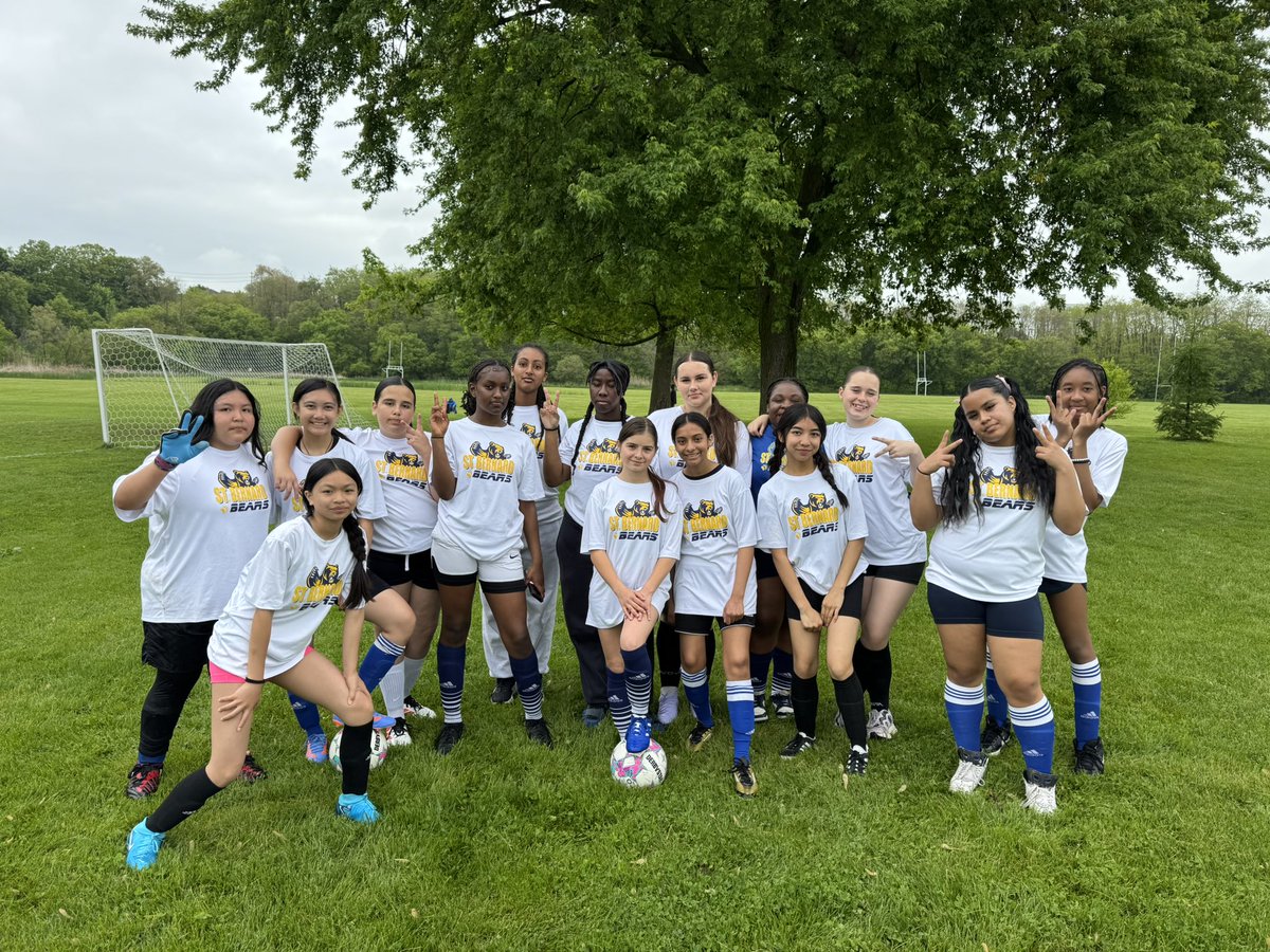 StBernardsTCDSB's tweet image. #WeCelebrate Well done #Soccer girls and boys teams #stbernardtcdsb #proudbears #ThankYou teacher coaches Biagioni and Marra #whatteachersdo
