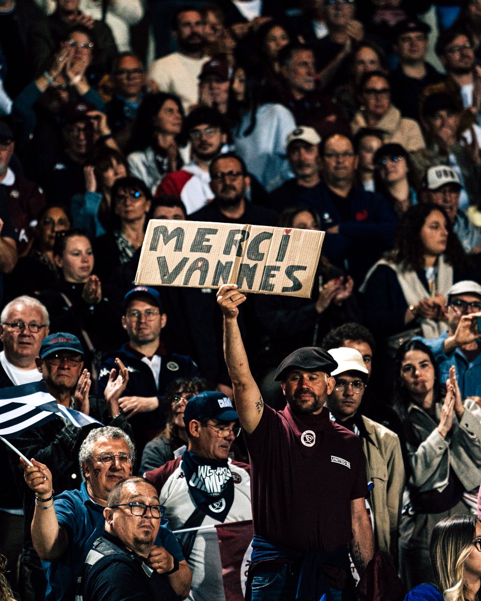 Rugby Club Vannes (@rugbyclubvannes) on Twitter photo Ce dernier tour d’honneur restera gravé dans nos mémoires 💙
Quel public ! À la Rabine ou en déplacement vous avez été merveilleux toute la saison ✊
Merci également à tous les autres publics de <a href="/top14rugby/">TOP 14 Rugby</a> pour avoir bataillé contre nous avec respect 👏
#FiertéBretonne Ce dernier tour d’honneur restera gravé dans nos mémoires 💙
Quel public ! À la Rabine ou en déplacement vous avez été merveilleux toute la saison ✊
Merci également à tous les autres publics de <a href="/top14rugby/">TOP 14 Rugby</a> pour avoir bataillé contre nous avec respect 👏
#FiertéBretonne