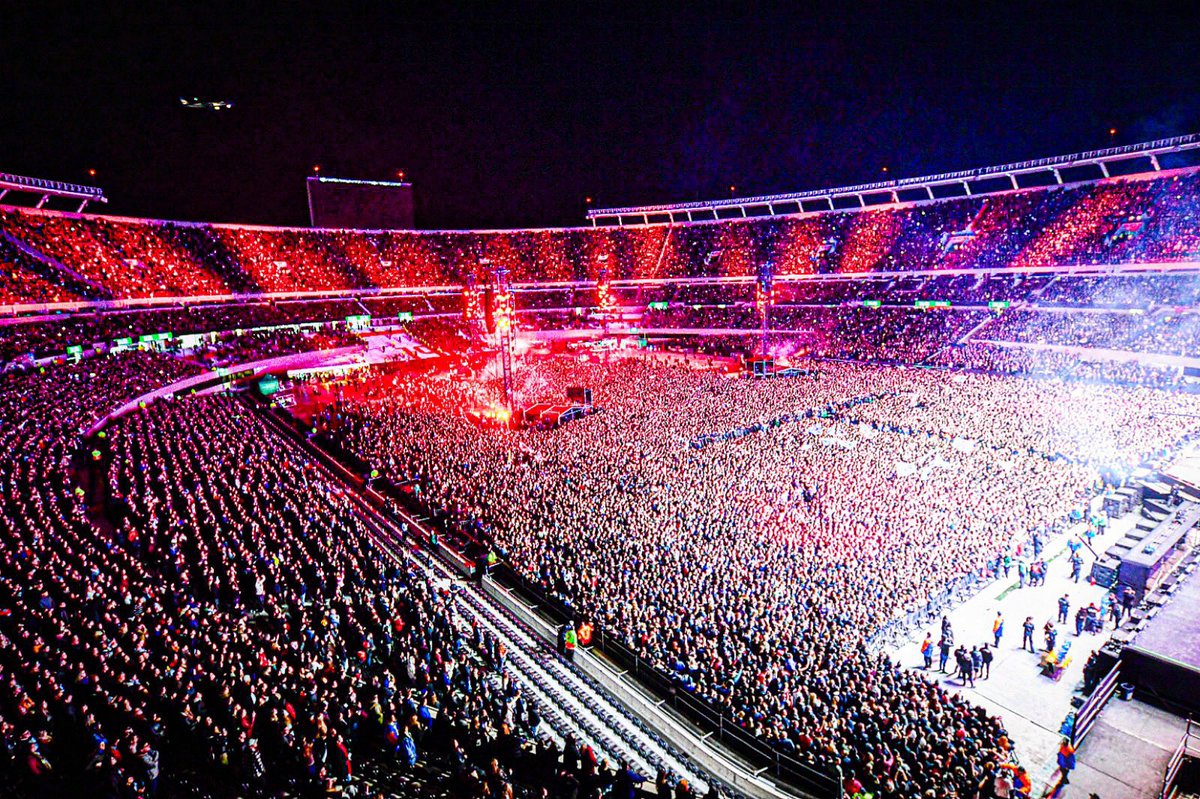 GastonSardelli's tweet image. Hace una semana pasaban las dos noches en River así. Que locura amigos: