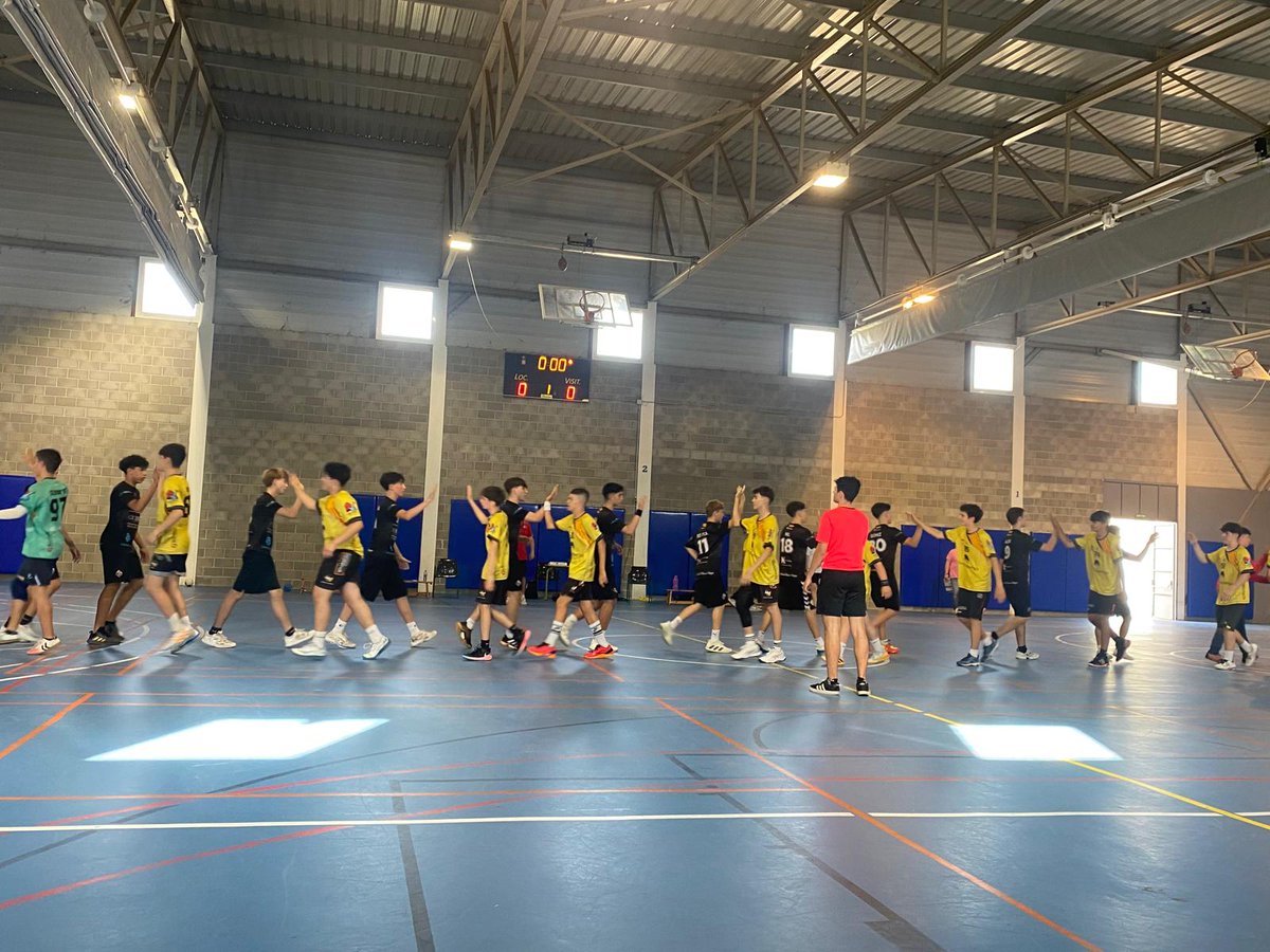 Handbol Poblenou (@h_poblenou) on Twitter photo CADET MASCULÍ B | Partit amistós a casa del <a href="/chlagarriga/">CH La Garriga</a>. Partit intens i molt igualat on s’ha mostrat l’esportivitat i el joc respectuós de tots dos equips. El resultat ha sigut a favor nostre per 39-42 que és una demostració del joc col.lectiu d’alt nivell del nostre equip. CADET MASCULÍ B | Partit amistós a casa del <a href="/chlagarriga/">CH La Garriga</a>. Partit intens i molt igualat on s’ha mostrat l’esportivitat i el joc respectuós de tots dos equips. El resultat ha sigut a favor nostre per 39-42 que és una demostració del joc col.lectiu d’alt nivell del nostre equip.