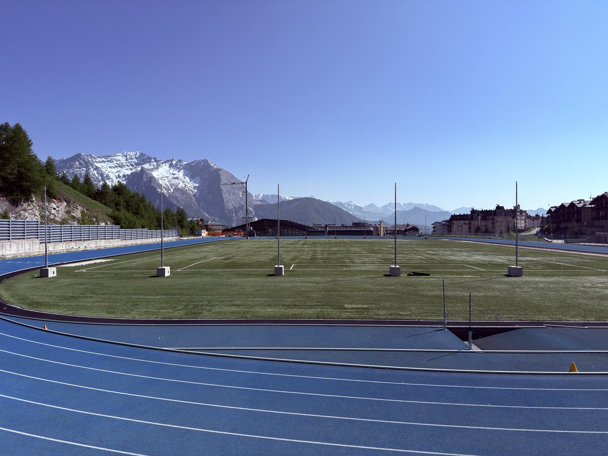 ATHTRACK Athlete Club (@athtrack_ac) on Twitter photo セストリエーレに到着…
標高約2100m セストリエーレに到着…
標高約2100m