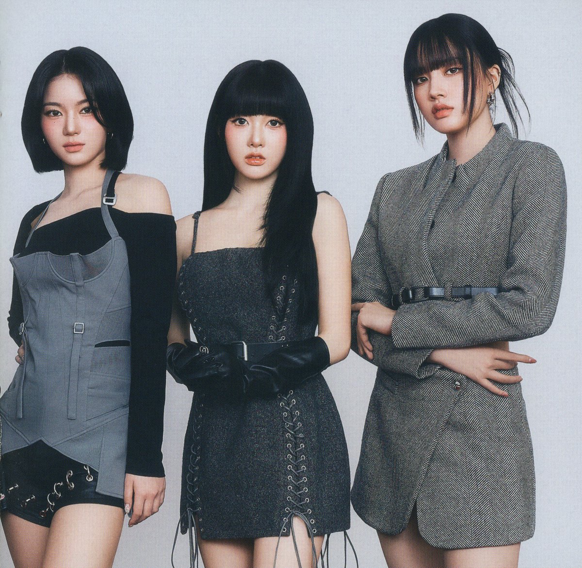 swithscans's tweet photo. [scan] STAYC Japan 6th Single『Lover, Killer / BEBE - Japanese Ver.』— Regular Edition

#STAYC #스테이씨 #ステイシー https://t.co/dNFWGiNTuH