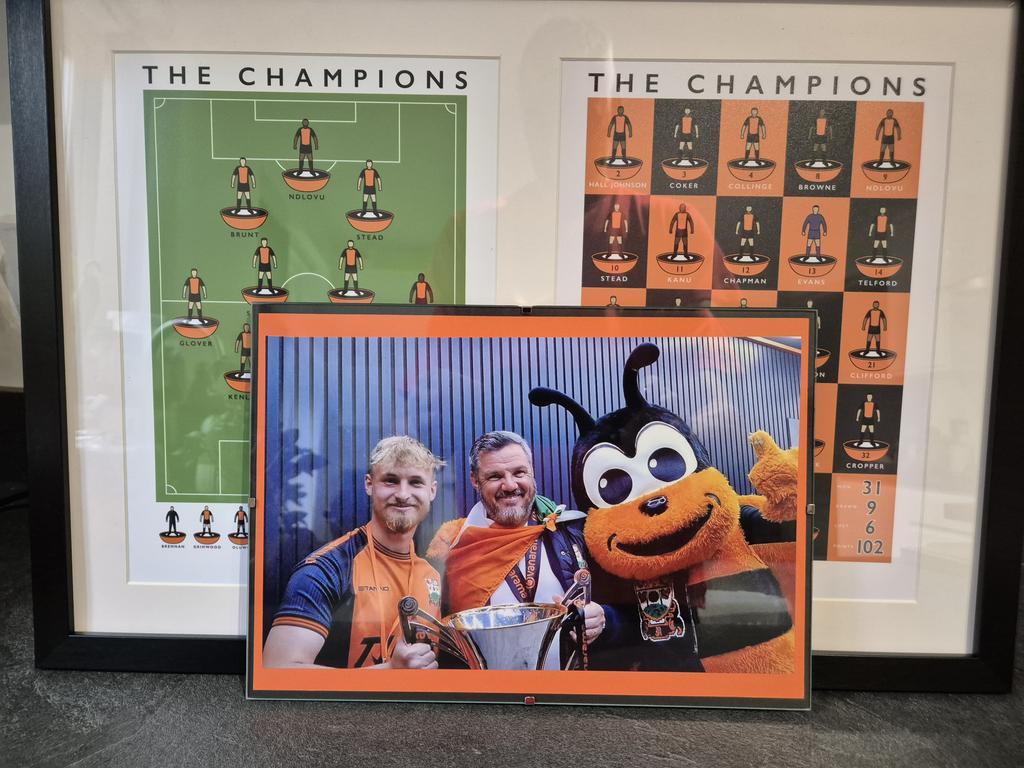 champions again olé olé