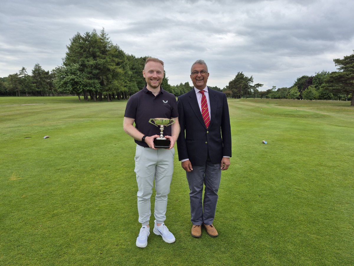 We have our Club Champions, with Mariella Buchanan claiming the Women's title (pictured with Women's Captain, Karen Smith) &amp; Alex Winn winning the Men's title (pictured with the Club Captain, Sanjay Vyas)

Mariella also won the inaugural overall Club Championship - well played 👏