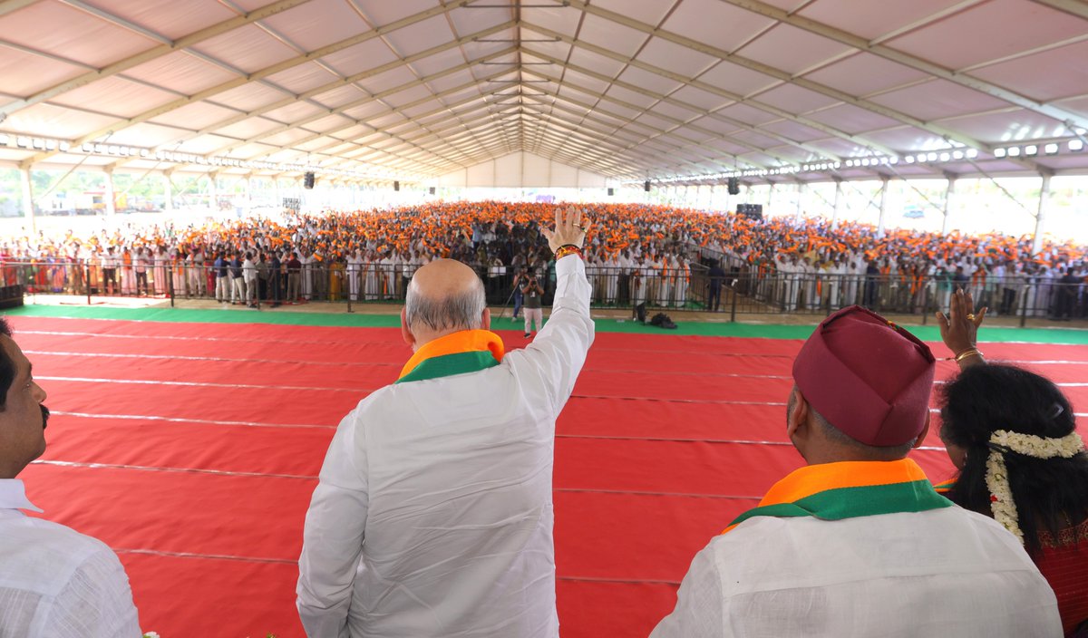 திமுக அரசின் தலைவிரித்தாடும் ஊழல், தமிழகத்தை நிதி ரீதியாக திவாலாக்கி வருகிறது, தமிழ் மொழி மற்றும் கலாச்சாரத்தின் மீதான அக்கறையின்மை மக்களின் பெருமையைப் பறிக்கிறது.  ஊழலற்ற ஆட்சியை வழங்கவும், தமிழின் பெருமையை மீட்டெடுக்கவும் பிரதமர் மோடி அவர்கள் தலைமையிலான தேசிய ஜனநாயக கூட்டணி