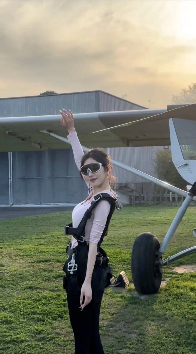 Shallow___py's tweet image. 새로운 모험을 위해 하늘로 날아보세요