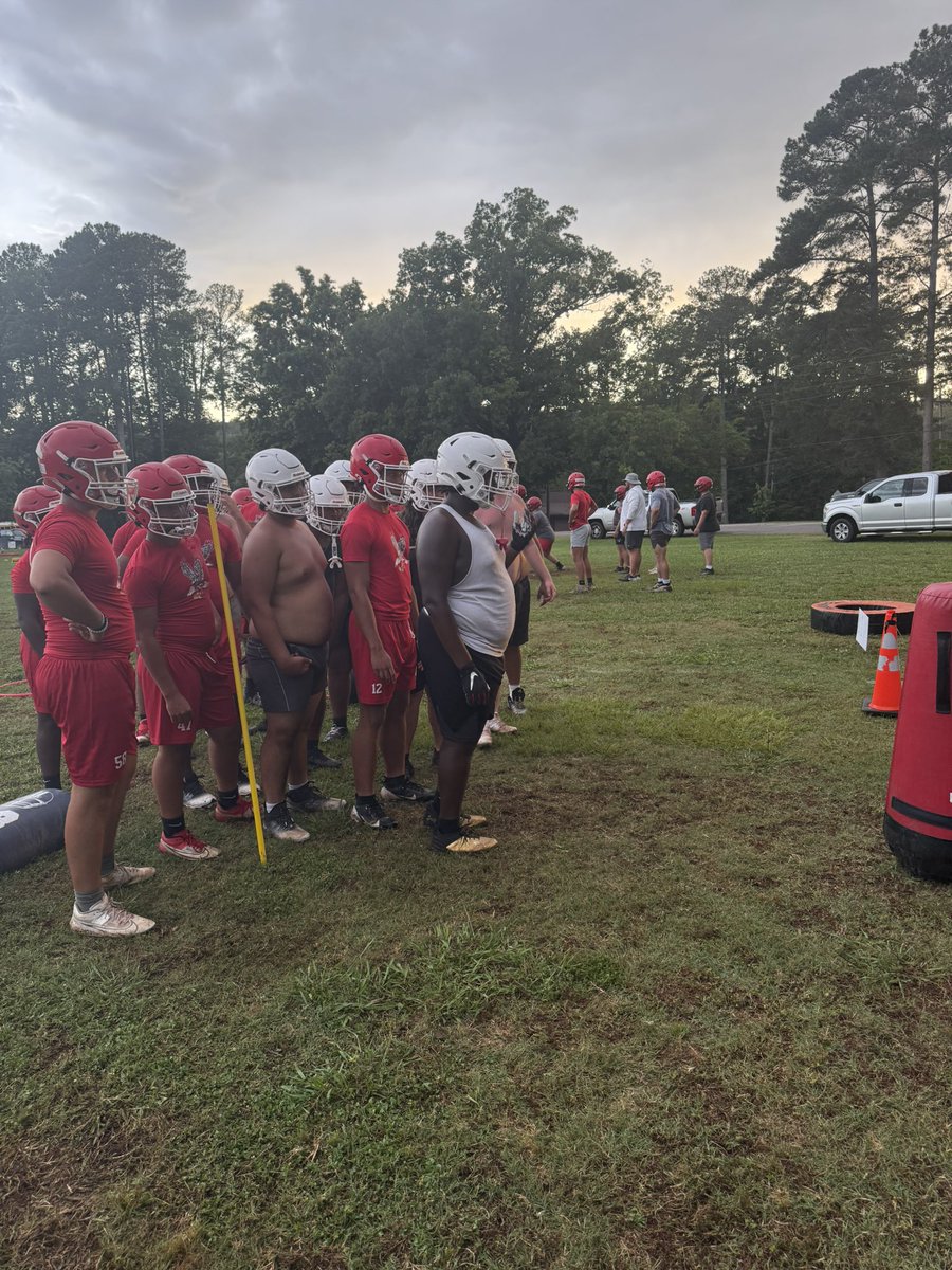 East Hall Vikings Football (@easthall_fb) on Twitter photo Great night practice for day 2 of <a href="/BattleCamp_OL/">GACA Battle at the Rock Trench OL/DL Camp</a>
These boys are putting in some work!!!
#Together Great night practice for day 2 of <a href="/BattleCamp_OL/">GACA Battle at the Rock Trench OL/DL Camp</a>
These boys are putting in some work!!!
#Together