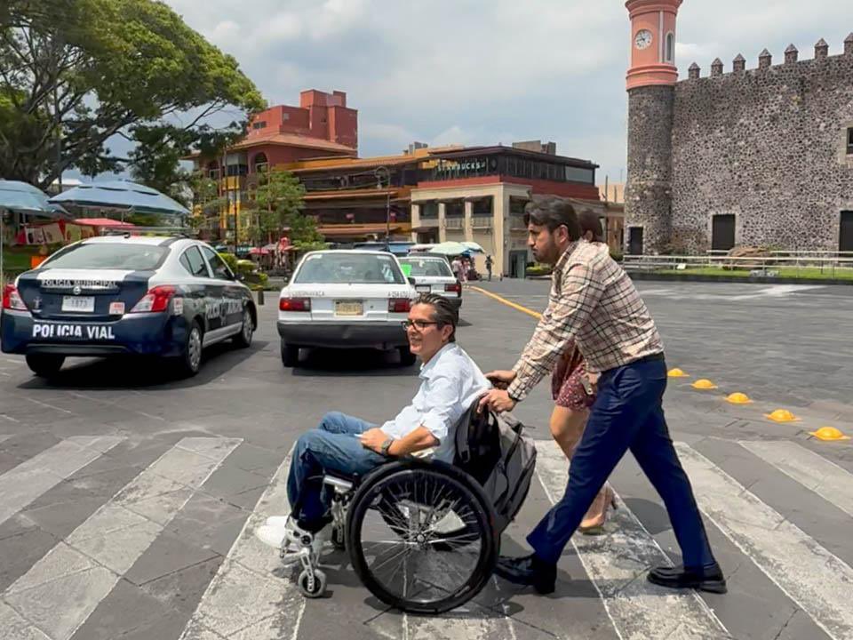 Secretaría de Turismo Morelos (@turismo_morelos) on Twitter photo Con <a href="/TodoAccesible/">@TodoAccesible</a> y Luis Quintana, iniciamos un plan integral para garantizar accesibilidad en infraestructura turística y plataformas digitales.
Morelos da pasos firmes hacia un turismo verdaderamente incluyente.
#LaTierraQueNosUne #LaPrimaveraDeMéxico
#TurismoIncluyente ♿ Con <a href="/TodoAccesible/">@TodoAccesible</a> y Luis Quintana, iniciamos un plan integral para garantizar accesibilidad en infraestructura turística y plataformas digitales.
Morelos da pasos firmes hacia un turismo verdaderamente incluyente.
#LaTierraQueNosUne #LaPrimaveraDeMéxico
#TurismoIncluyente ♿