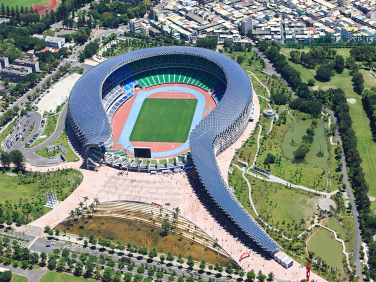 TZUYU FINALLY GETS TO PERFORM IN HER HOME COUNTRY AND LOOK AT THE SIZE OF THE STADIUM!