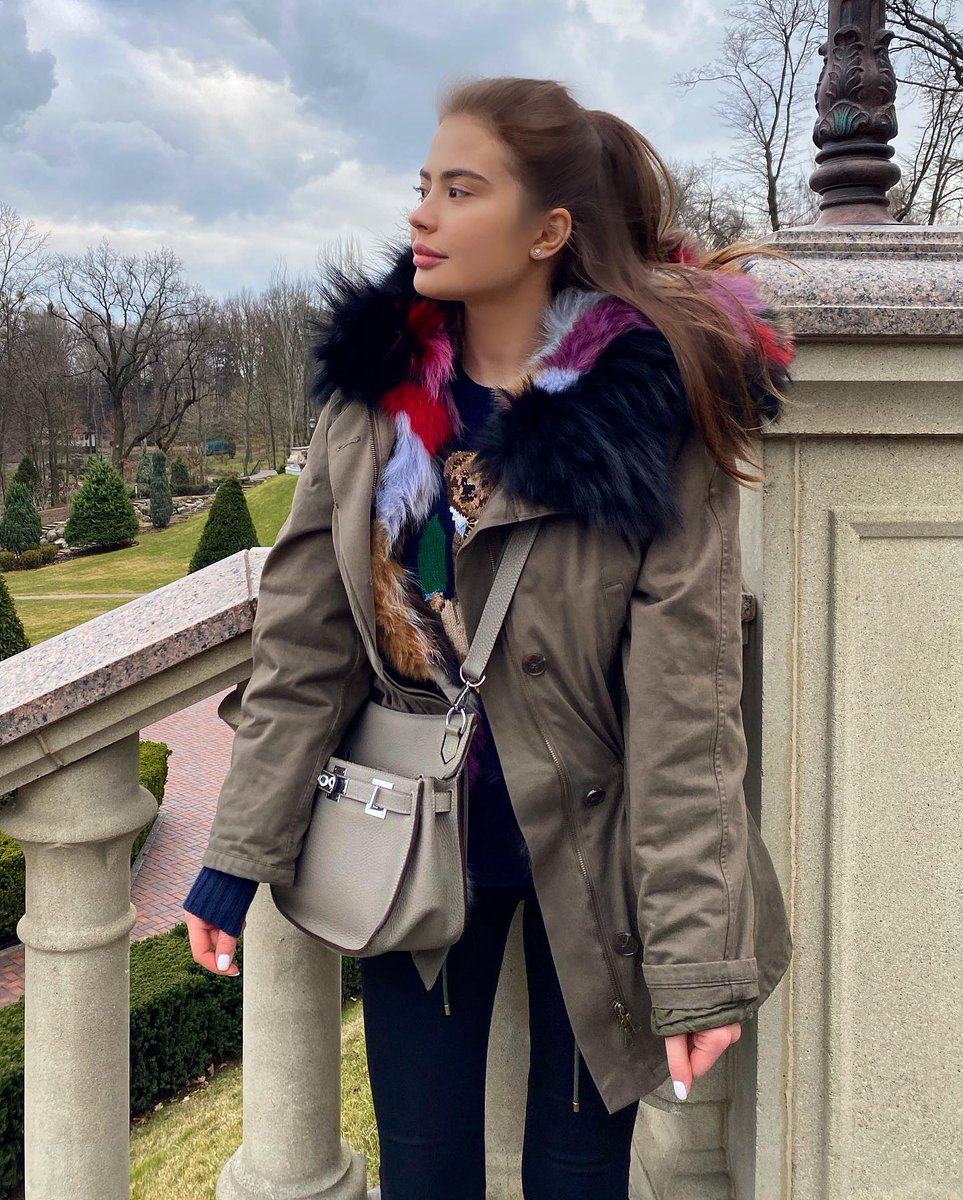 LornaAdventures's tweet photo. 🎒 Throw on a casual jacket, casually walk down the street and discover the little things in life. #weekendrelaxation #casualwear #simpleliving #comfortabletime https://t.co/gdzBIqOQ5P