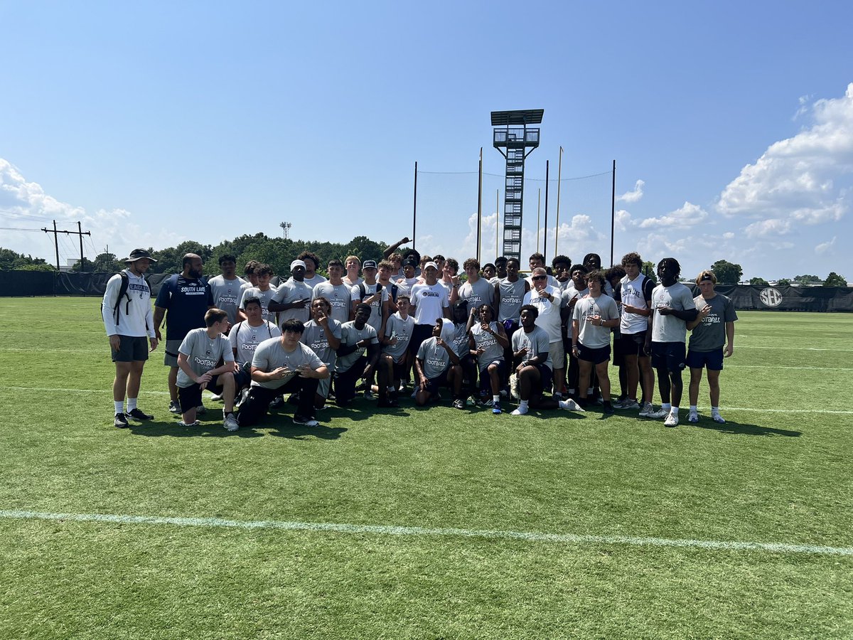 FootballSlhs's tweet image. After a wonderful week of hard work and dedication we on our way back from our
7 day college bus trip

June 1st to June 8th