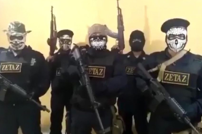 submundodocrime's tweet photo. Os três tipos de canibalismo nos cartéis mexicanos

Um estudo do historiador e antropólogo chileno Claudio Lomnitz, apresentado em sua obra Para uma Teologia Política do Crime Organizado (2023), revelou as três principais modalidades de canibalismo praticadas por cartéis mexicanos:

🧶