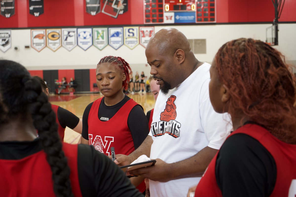 WayneGirlsBBall's tweet image. Huge thank you to all the coaches who showed up and showed out at the 2025 Wayne Mega Scrimmage! Your time, energy, and dedication to the game and these athletes does not go unnoticed. Grateful for your support and leadership! 🙌🏽🏀 #WayneMegaScrimmage #CoachesMatter
