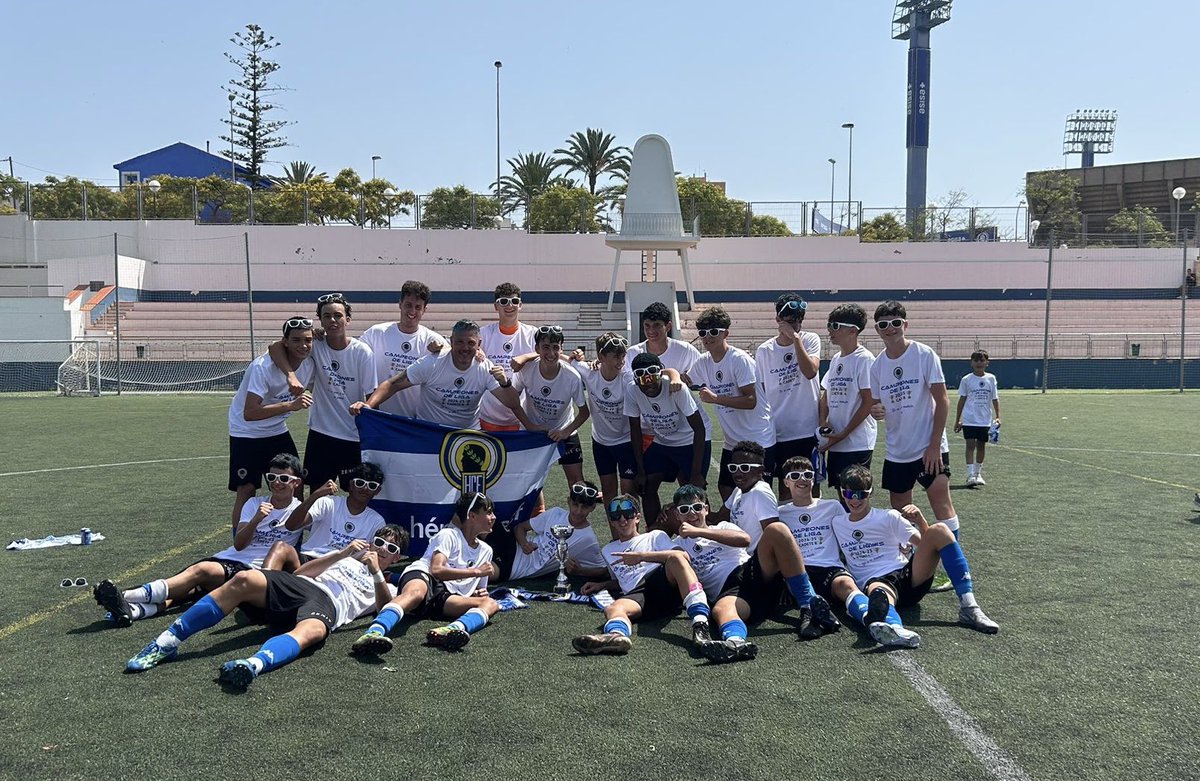 HerculesFutura's tweet photo. 🏆 El Cadete B se ha proclamado campeón de liga tras vencer en la última jornada al Benidorm.

👏🏻¡Enhorabuena chicos! 

💙 #MachoHércules 🤍 https://t.co/1U7Tzygcjd