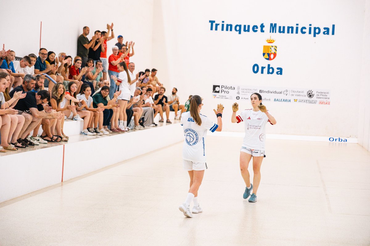 𝐅𝐢𝐧𝐚𝐥 𝐈𝐧𝐝𝐢𝐯𝐢𝐝𝐮𝐚𝐥 𝐝𝐞 𝐫𝐚𝐬𝐩𝐚𝐥𝐥 𝐟𝐞𝐦𝐞𝐧𝐢́ 

🏆 Victoria guanya el seu octau Individual i continua ampliant la llegenda després d'imposar-se 25-15 a Ana en el trinquet d'Orba

📰 fedpival.es/noticies/victo…