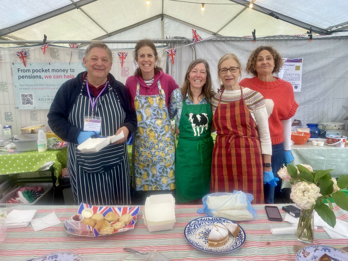BedfordParkFest's tweet photo. The Refreshments Tent ran out of plates so we are v grateful to Burzin @ThePostroomCafe for supplying the replacements! Thanks too to our wonderful refreshments team and sponsors #Killik. https://t.co/lFVmlc3KOt