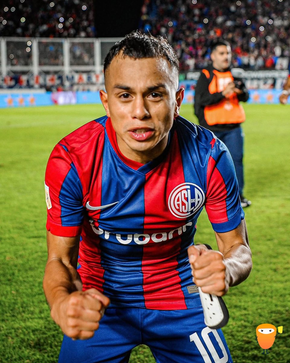 El jugador de #SanLorenzo actualmente en #BarracasCentral recibio un disparo en el muslo izquierdo. Se dice que fue un enfrentamiento y el Perrito Barrios, también abría disparado. #Docksud