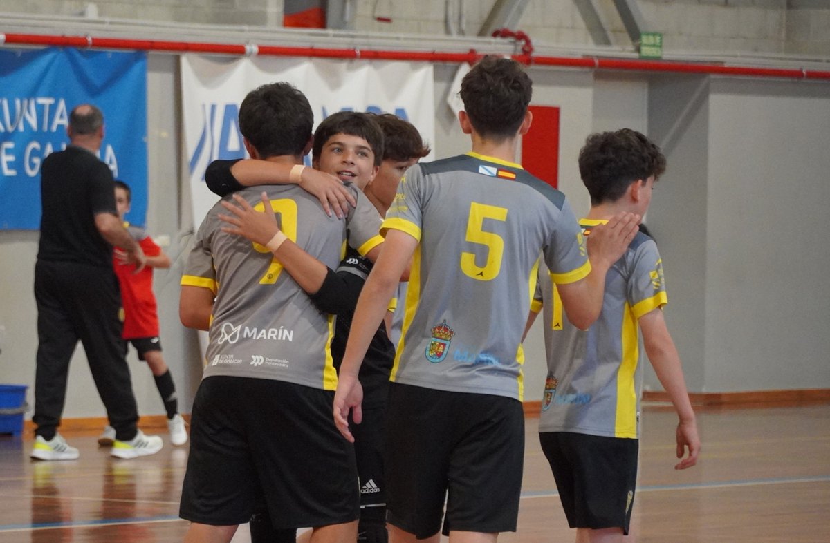 ⏯️ Descanso en <a href="/ConcelloFerrol/">Concello Ferrol</a> na COPA GALICIA INFANTIL

0⃣ Academia Futsal Ourense
3⃣ <a href="/CDLPfs/">Club Deportivo La Peña</a> 

#Futsal #CopaGalicia