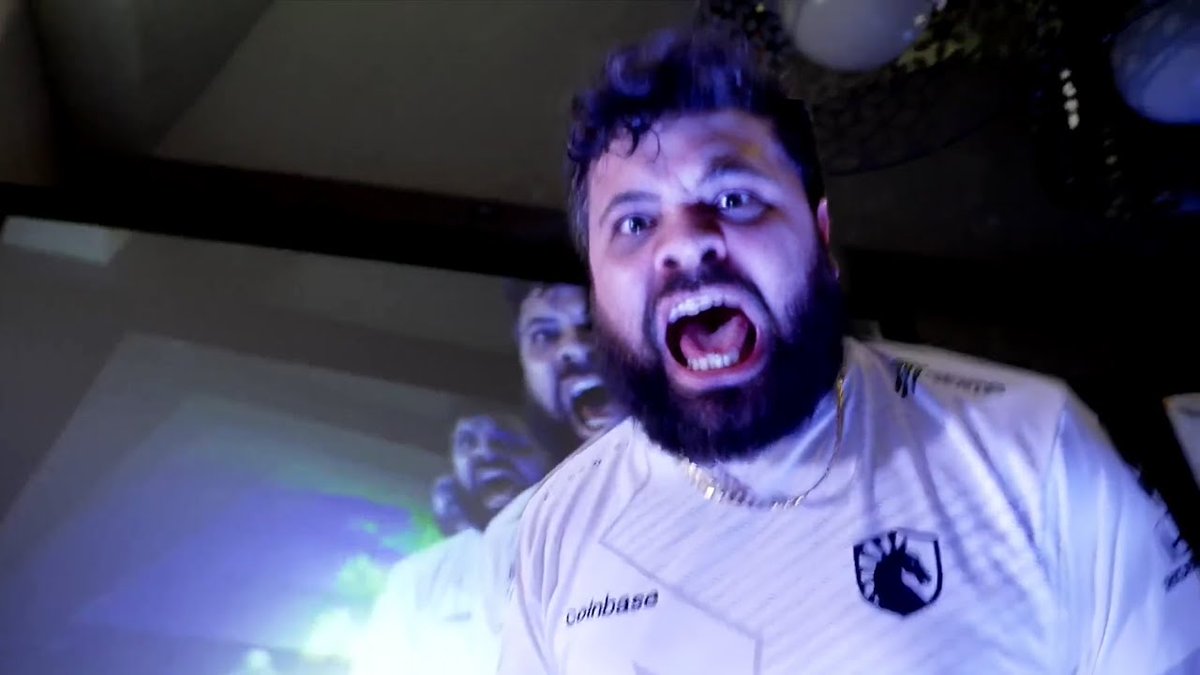 OctoDams's tweet image. J'ai win 2 fois 3-0 contre l'horrible SimonF dont une fois sur scène quelle journée INCROYABLE