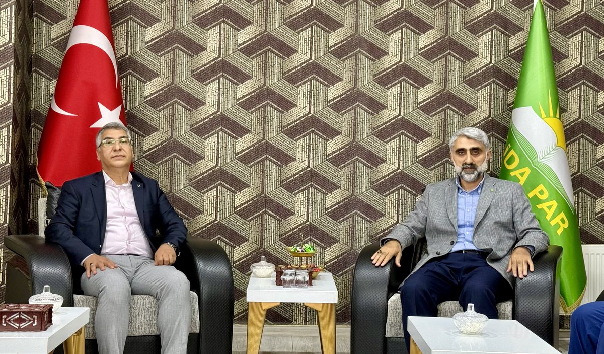 Yeniden Refah Partisi İl Başkan Yardımcısı Sayın M. Akif Babatlı ve beraberindeki heyet, #KurbanBayramı vesilesiyle İl Başkan Vekilimiz Sayın Mustafa Şenol ve il yönetimimizi ziyaret etti.

Ziyarette karşılıklı bayramlaşıldı, yerel gündem ile alakalı da konuşuldu.