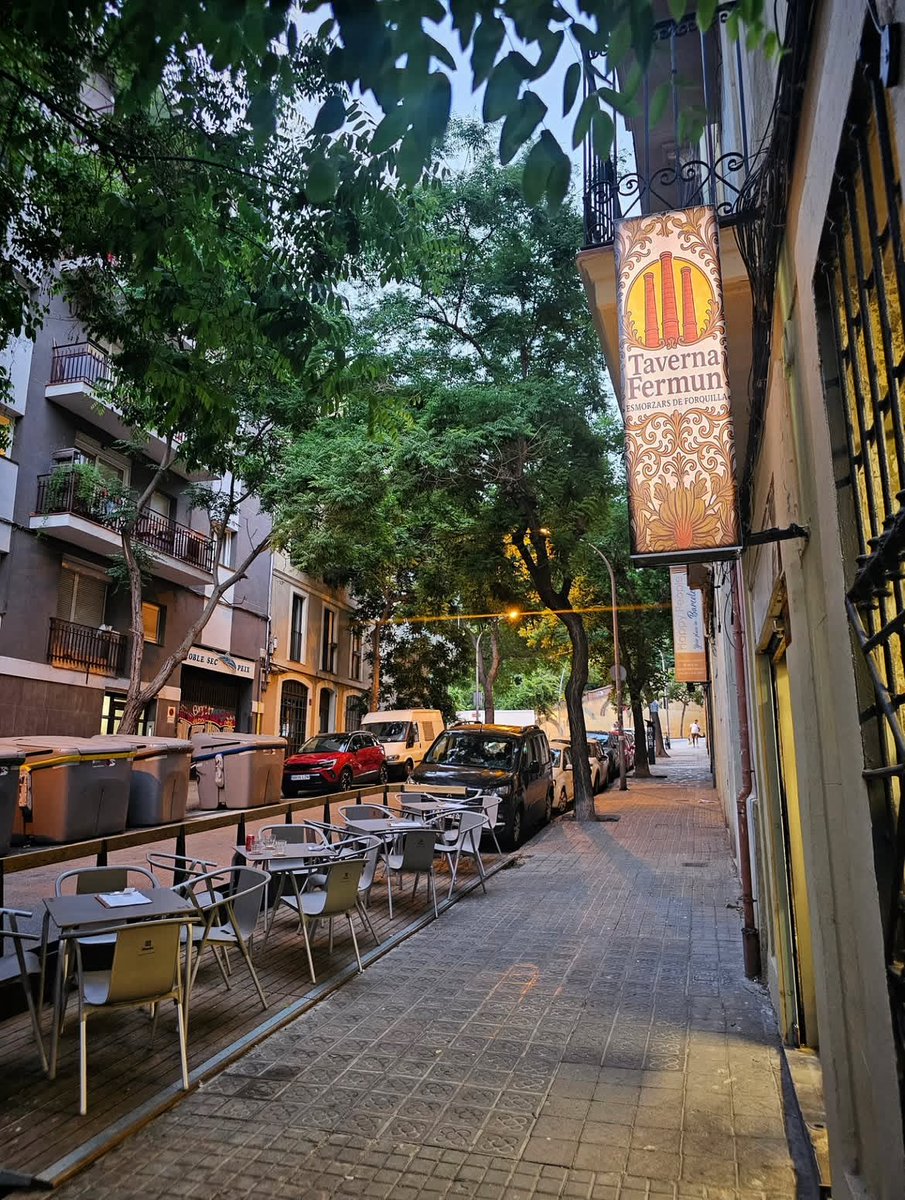 Nova terrasseta del grup Abirradero al carrer de Mata, 20 (Poble Sec, a 400 m de l’Abirradero) al nou local, Taverna Fermun.

Un estiu a la fresca.