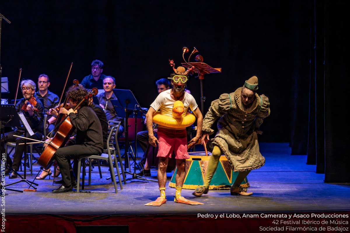 Unir #música y #humor  con #clown en 42 Festival Ibérico de Música con 'Pedro y el Lobo', de <a href="/AnamCamerata/">Anam Camerata</a> y Asaco Producciones, en <a href="/lopezdeayala/">Teatro López de Ayala</a>. Acercamos la música y las artes escénicas a los más pequeños de la casa. <a href="/cultura_EXT/">Cultura, Turismo, Jóvenes y Deportes</a> <a href="/DipdeBadajoz/">Diputación de Badajoz</a> <a href="/aytodebadajoz/">Ayuntamiento Badajoz</a> <a href="/CSMBonifacioGil/">CSM Bonifacio Gil</a>