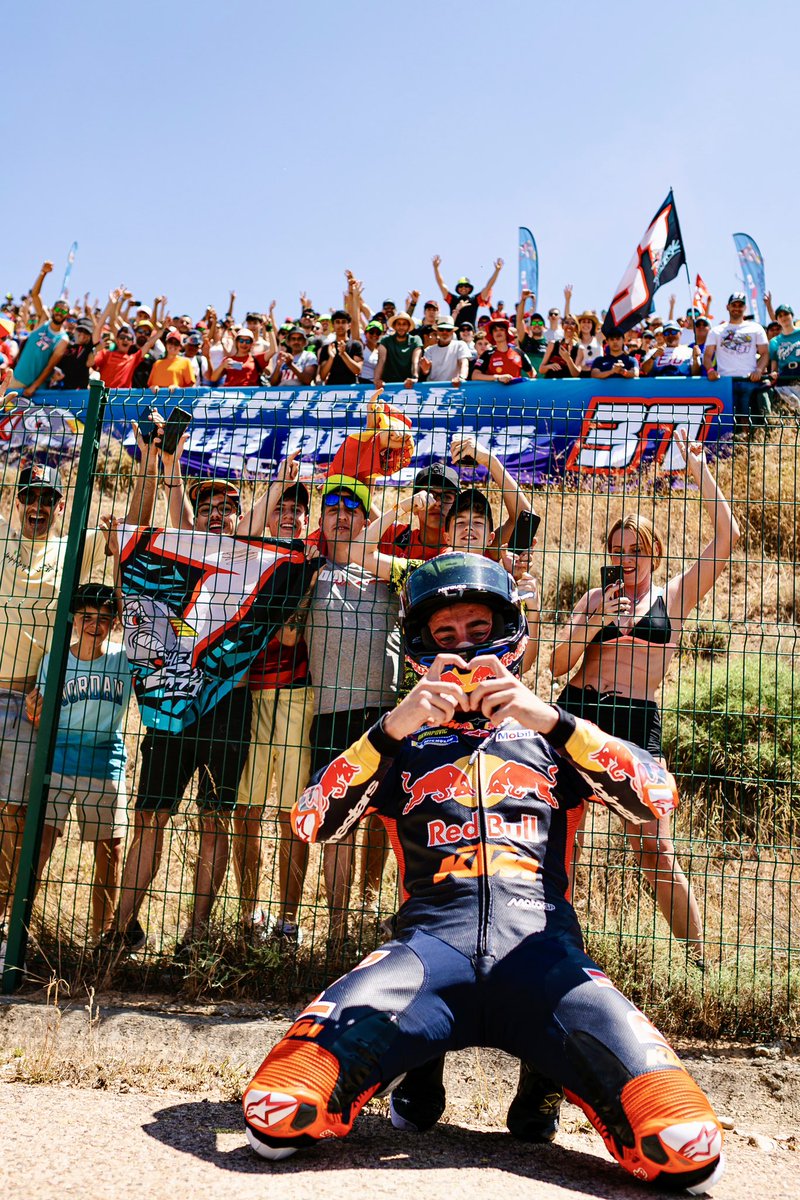 37_pedroacosta's tweet photo. P4🫡 Nice weekend at home 🇪🇸

¡Muchas gracias @AragonMotorLand! 🫶🏻🚀

#AragonGP https://t.co/rYXam1L4wk