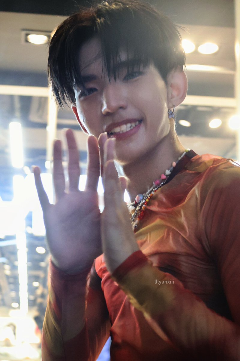 #PromNEVONE
#SiamCenterxNEVONE
#SiamCenterPride2025 
#NEVONEth 
#BRIQ #RSMUSIC