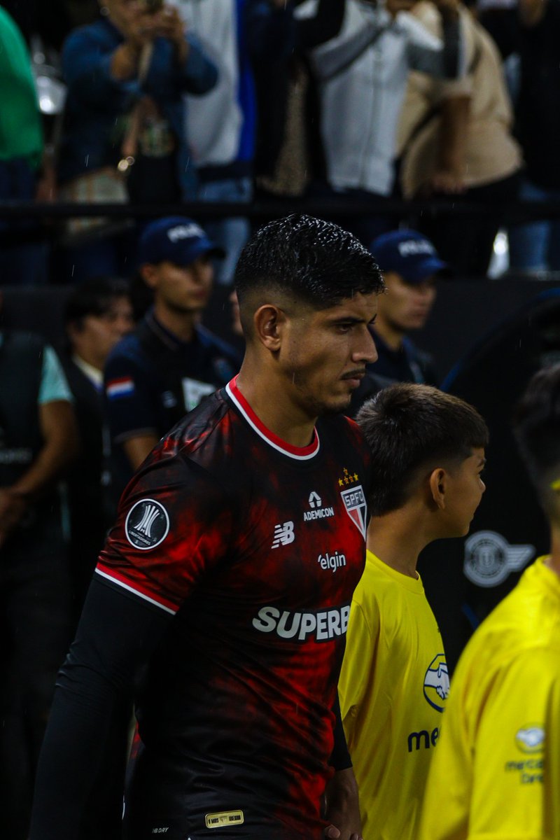 ⚠️🚨O que vem sendo divergência na renovação de Alan Franco é o valor do salário do zagueiro.

A pedida do argentino é bem alta, e seu salário seria maior até que do Arboleda.

O São Paulo já acertou valores com seu agente, e essa negociação do salário é a única vigente.

🗞️