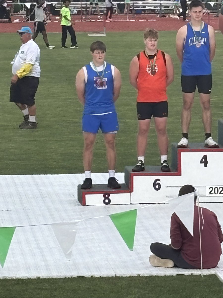 Smith965811Todd's tweet photo. 8th place at state tournament in discus @GrantSmith1234 @mfarrellsports @ToledoFB @BG_Football @Pitt_FB https://t.co/eRheMDHrWz