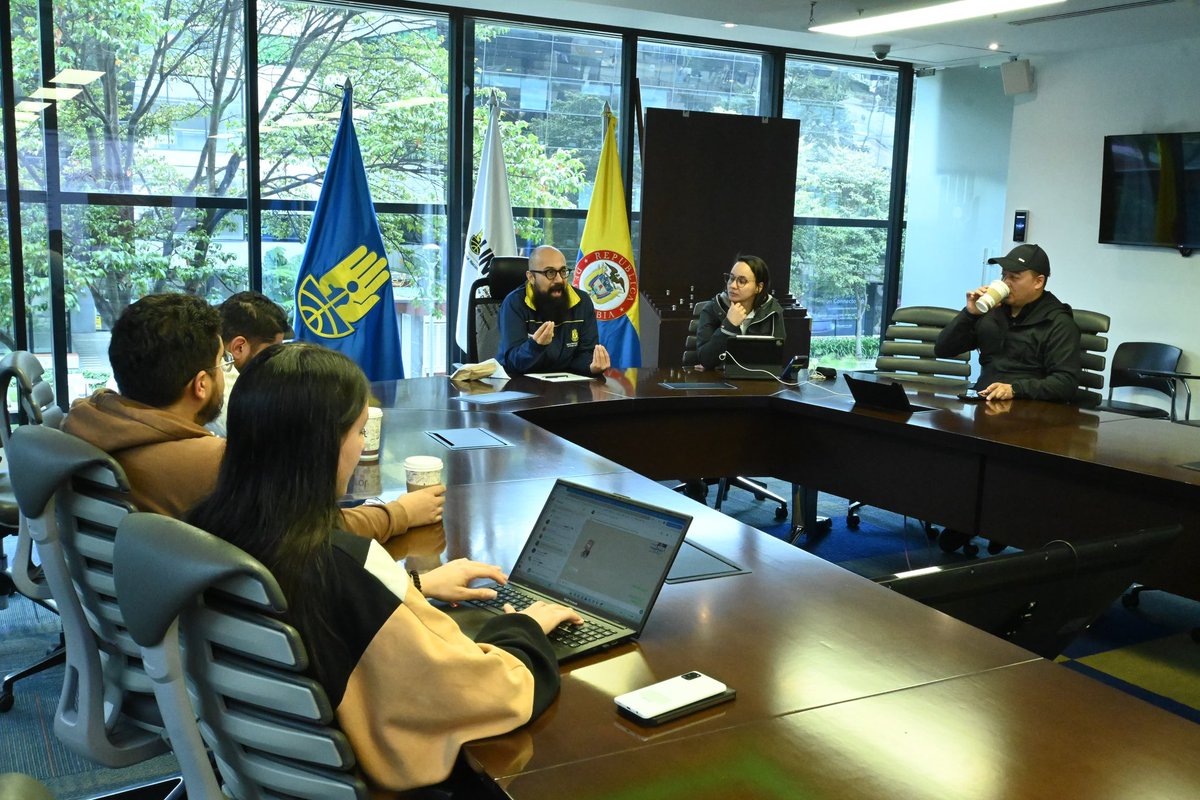 UNGRD🇨🇴 (@ungrd) on Twitter photo #AEstaHora el director general de la UNGRD, @CarlosCarrilloa, entrega balance preliminar del sismo de magnitud 6.5 con epicentro en Paratebueno, #Cundinamarca.
🔴 Mira la rueda de prensa en vivo 👉🏼 youtube.com/live/ga4CoyCQD… #AEstaHora el director general de la UNGRD, @CarlosCarrilloa, entrega balance preliminar del sismo de magnitud 6.5 con epicentro en Paratebueno, #Cundinamarca.
🔴 Mira la rueda de prensa en vivo 👉🏼 youtube.com/live/ga4CoyCQD…