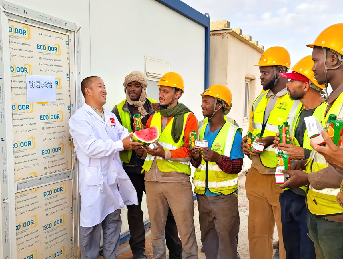 #CRCCBuildingTogether #CRCC is 80% done with the 87 km West #Algeria Railway (S2-P3) in the Sahara.
Battling heat, sandstorms &amp; water shortages, the team developed a custom positioning system, staggered shifts &amp; desert rest stops.🇩🇿🏜️
Engineering meets resilience.👷‍♂️💪