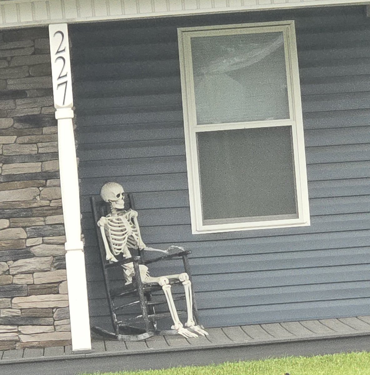 PiratesFaithful's tweet image. Realizing that the Pirates would probably be right around .500 if they had fired Shelton in the off-season.