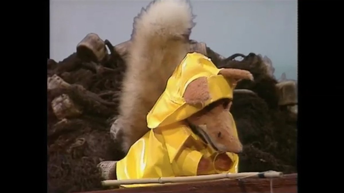 crowsstone1's tweet photo. @realbasilbrush  Watching old clips of you and instead of swimming a fly wanted to have a rest on you 😂😂. https://t.co/sgIU98YMui