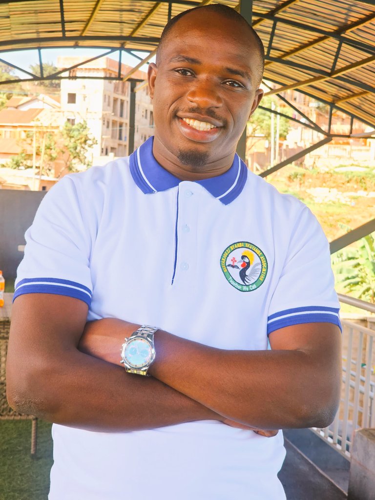 LndihohabweL's tweet photo. Team Banyakigezi Nyamba kuyambe association https://t.co/vp0iARqrt2