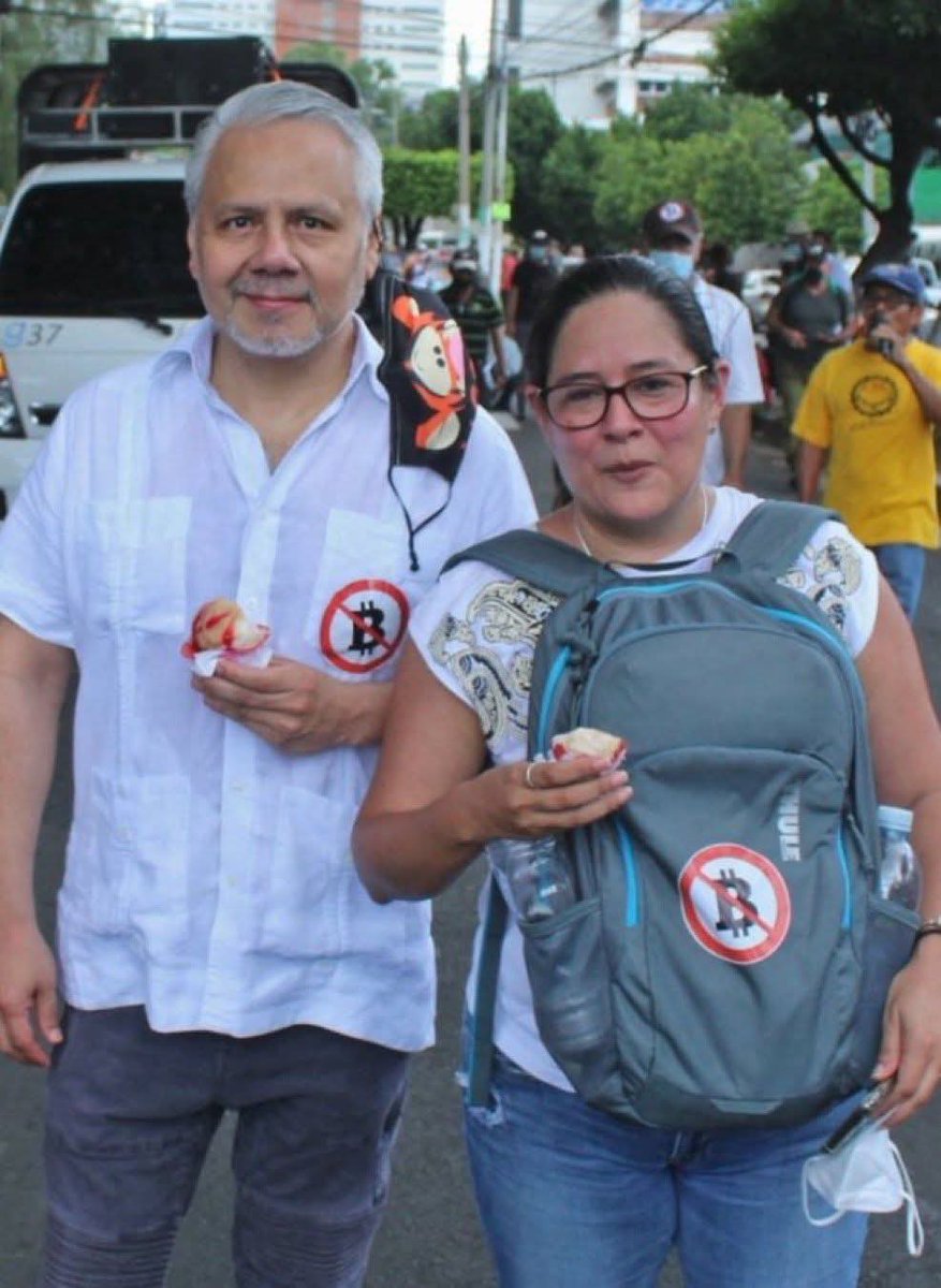 Nos duelen, nos indignan estas capturas. Nos arrebatan a Enrique Anaya y Ruth López, dos personas valientes, honestas y profundamente comprometidas con la justicia y la verdad. No los detuvieron por delinquir: los detuvieron por pensar, por hablar, por defender el Estado de derec