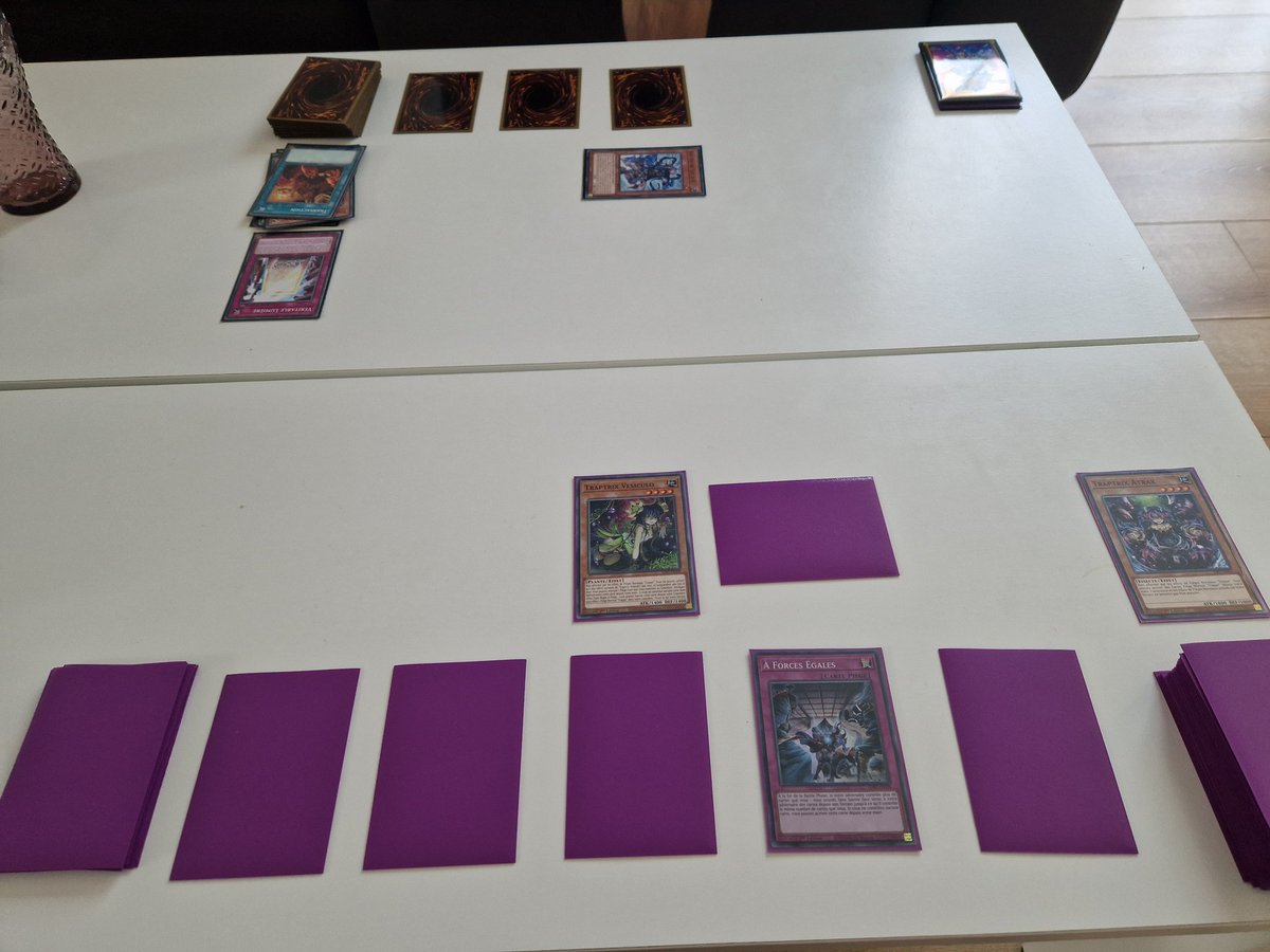 Wait_And_Bleeds's tweet image. we bought some decks and boosters so my bf could teach me how to play Yu-gi-oh and i fell in love with it.... 🫶