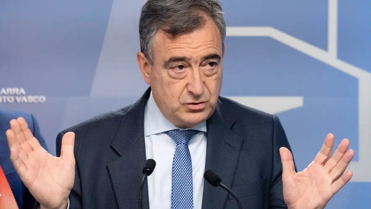 Aitor Esteban reafirma el apoyo del PNV a Sánchez: "La única manera de que acabe la legislatura es por voluntad del propio presidente".
Estos son los que apoyaron la moción de censura contra Rajoy para luchar contra la corrupción
Sinverguenzas y caraduras, no se merecen otra cosa