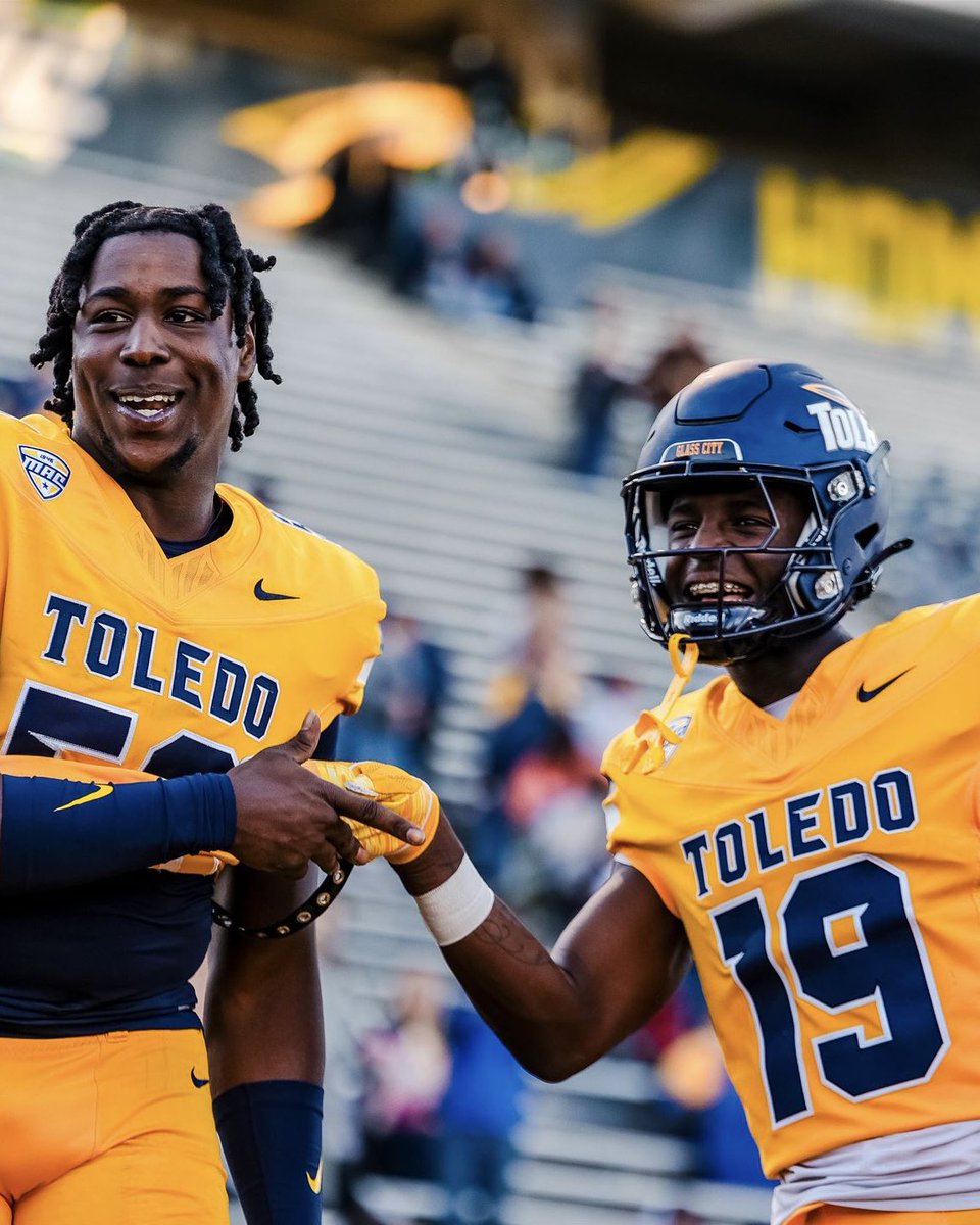 To the ones who got our backs on and off the field 🚀💙

Happy National Best Friends Day‼️
 
#TeamToledo