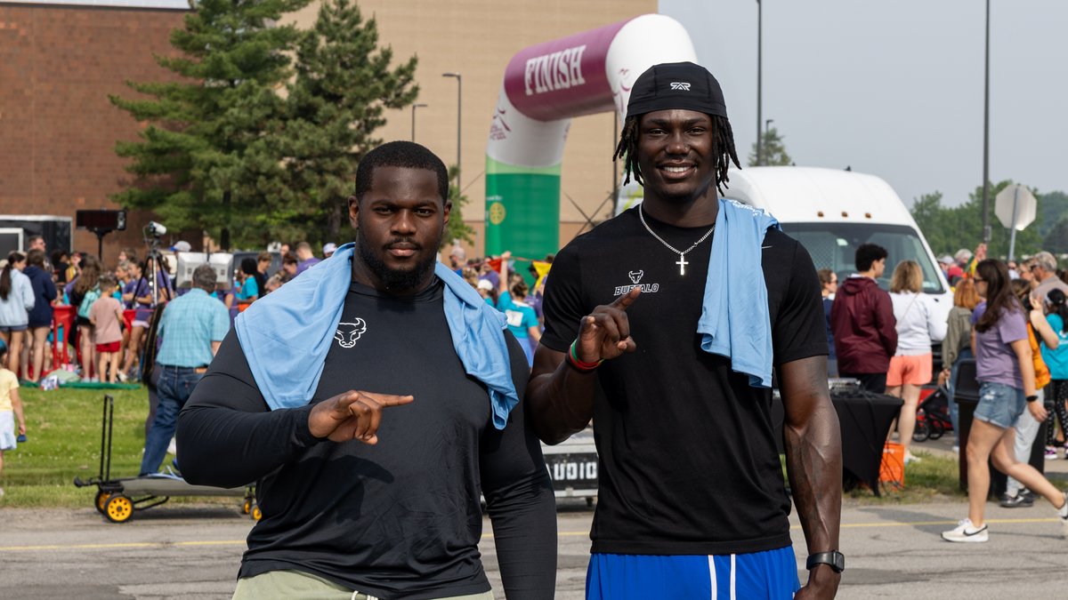 UB Football (@ubfootball) on Twitter photo Had a great time helping out at the <a href="/GOTRBuffalo/">GOTR Buffalo</a> 5K this morning!
#UBhornsUP๐ค| #BullMarket๐ Had a great time helping out at the <a href="/GOTRBuffalo/">GOTR Buffalo</a> 5K this morning!
#UBhornsUP๐ค| #BullMarket๐
