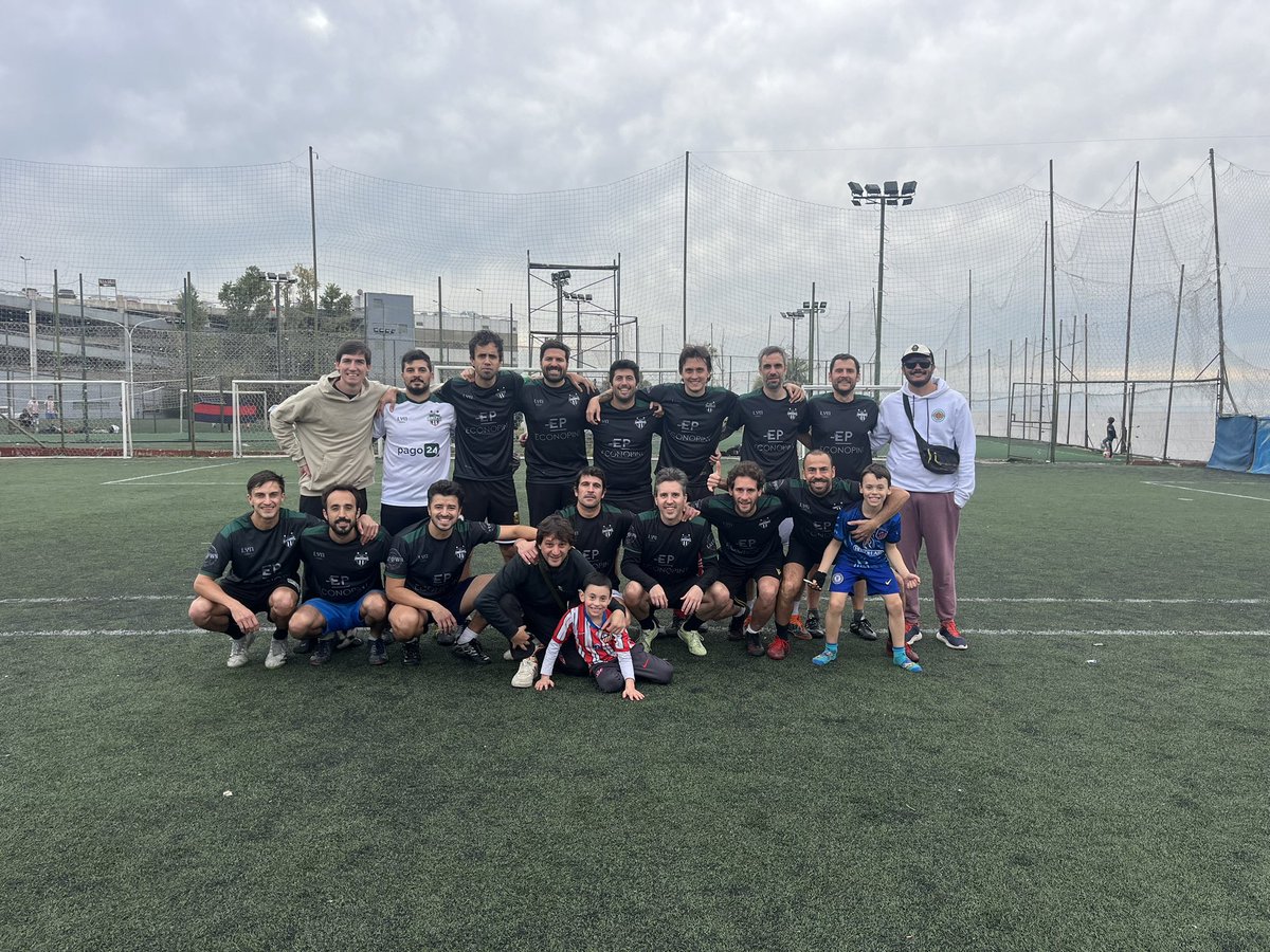 Ganó la Brizio +35 en su debut por los puntos. 
Brizio Fundadores 2 vs Machinguns 1. Goles de la Mona y del Cebo. 
Hermoso arranque de los +35.