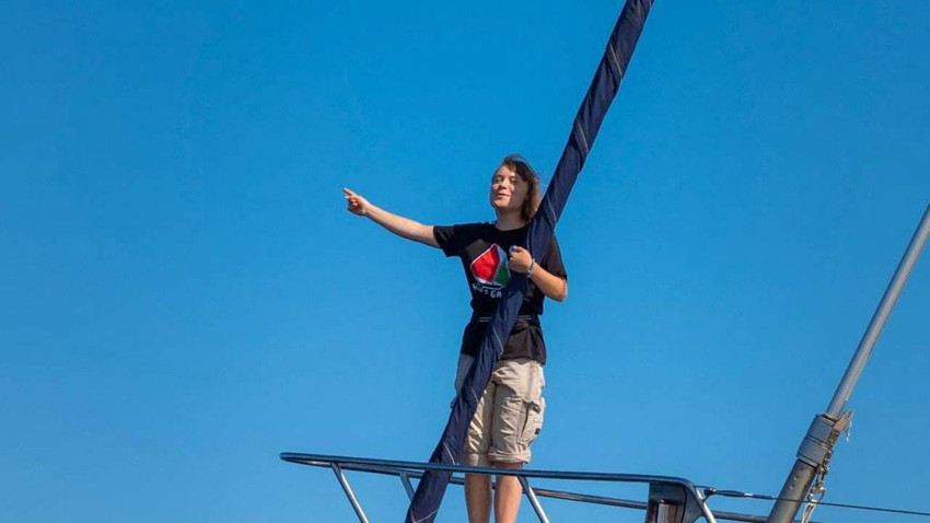 İsrail donanması Greta için harekete geçti: Dronlarla izleniyor, Gazze'ye sokulmayacak!

İklim aktivisti Greta Thunberg’in de içinde bulunduğu “Madleen” adlı gemi, Gazze'ye insani yardım için Gazze'ye doğru yola çıktı. İsrail, geminin karasularına girişine izin vermeyeceğini