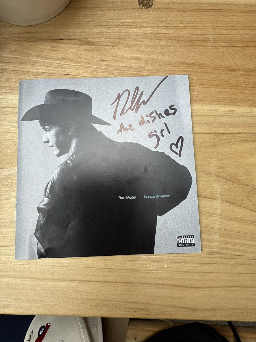 thatwoman's tweet image. walked up and he said “ah shit it’s the dishes girl”