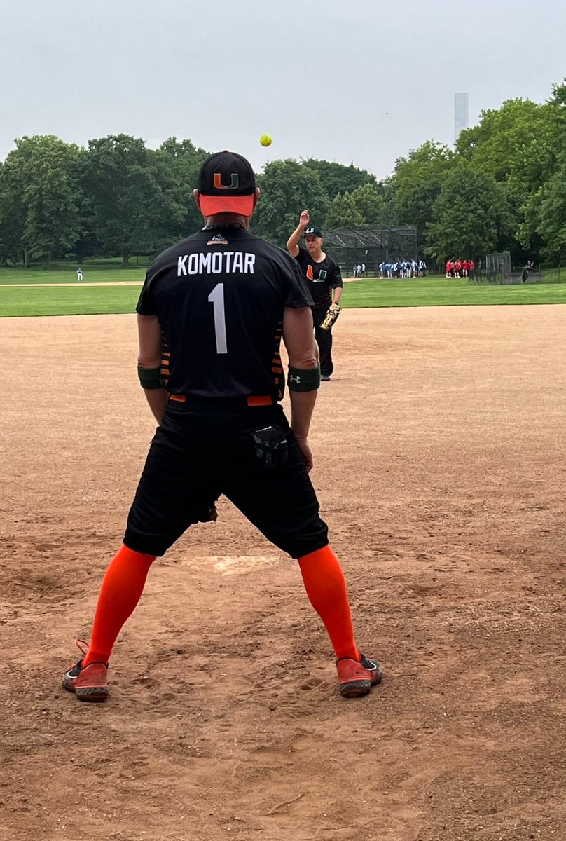 AllanLeviMD's tweet image. Another amazing @NREFORG sponsored #NYC softball 🥎charity event (54 teams)- first time in 20 years foreshortened by the weather 🌧️ - was the only way the 🙌 @umneurosurgery team could be stopped- proud of everyone!
#nreforg
#NeuroSoftballTourney