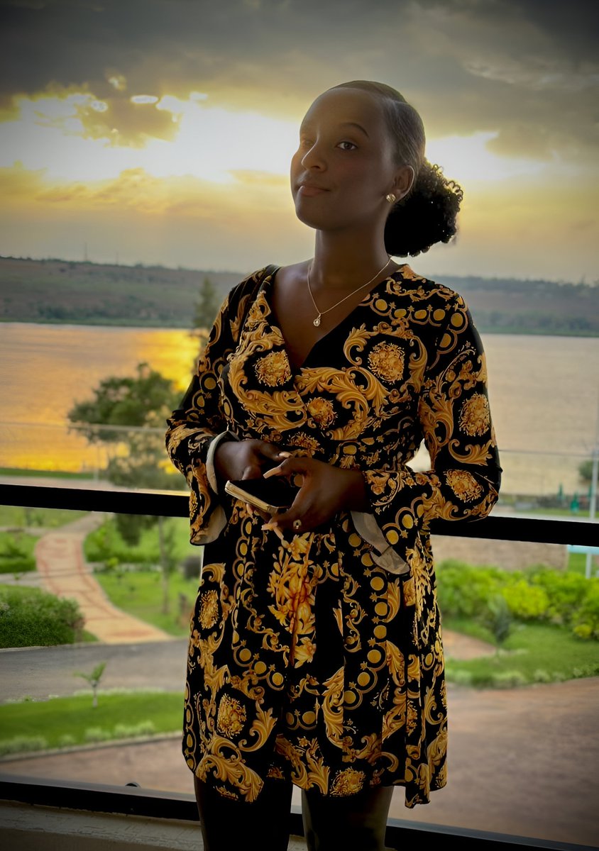 Reba izi FOTO uko ari 2, umbwire niba wabonye ko zitandukanye ugendeye kuri resolution yazo.
Niba itandukaniro waribonye, ibanga ni PicsArt ✅
Nyura kuri iyi Link ukeshe IFOTO 📸: ushaka gukesha mugihe wayifatiye ahantu hatagaragara neza
picsart.com/ai-image-enhan…

<a href="/PAgahozo/">Agahozo Peace</a>