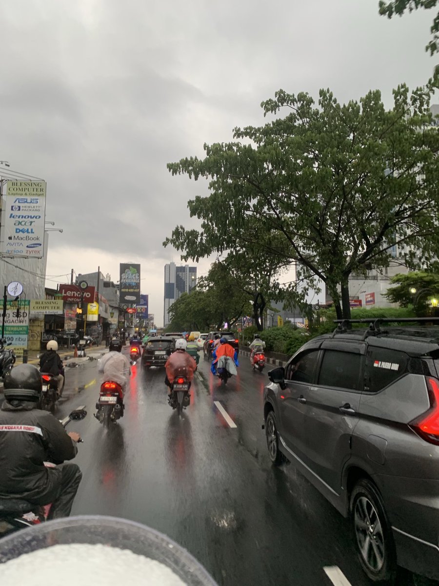 cl_eodash's tweet image. Assalamualaikum hujan 😊😊😊