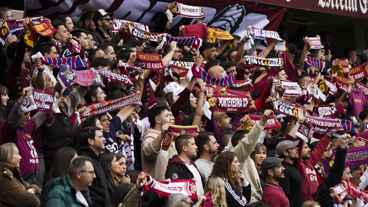 granatepcf's tweet photo. ¿𝐂𝐚𝐧𝐭𝐚𝐬 𝐛𝐮𝐟𝐚𝐧𝐝𝐚𝐬 𝐝𝐢𝐬𝐭𝐢𝐧𝐭𝐚𝐬 𝐝𝐨 @PontevedraCFSAD 𝐨𝐮 𝐝𝐞 𝐩𝐞ñ𝐚𝐬 𝐜𝐨𝐧𝐭𝐚𝐝𝐞𝐬 𝐧𝐞𝐬𝐭𝐚 𝐢𝐦𝐚𝐱𝐞? 🧐
#Diversidade
#Variedade
#Bufandeo
#GRANATE®️ https://t.co/fSGukdHIMd